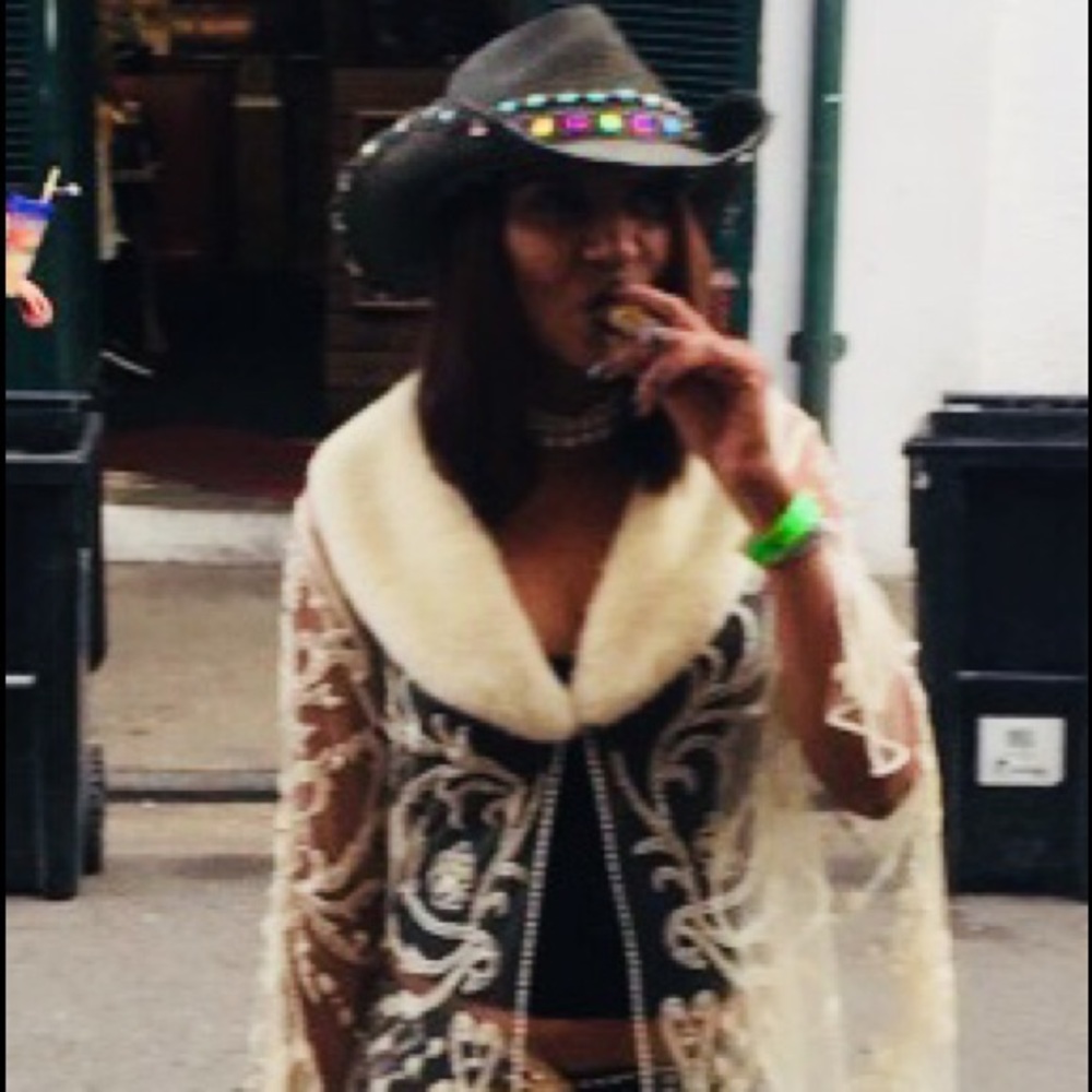 Meet your Posher, Kamine